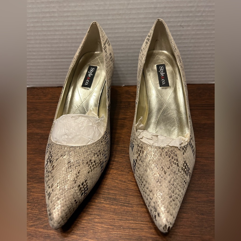 Style & Co Sophia Leather metallic women’s snake skin Heels size 6 1/2 M